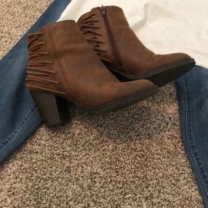 Candies size 8 ankle boot.